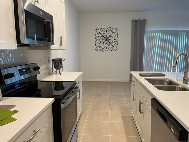 Building Photo - 8500 Lunar Skye St