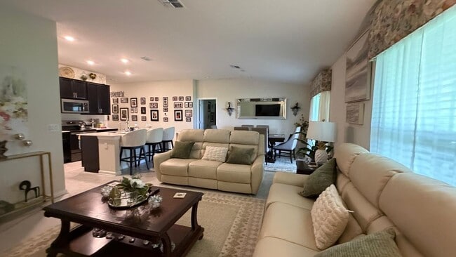 Building Photo - Beautiful 3 bed 2 bath Home - Unfurnished