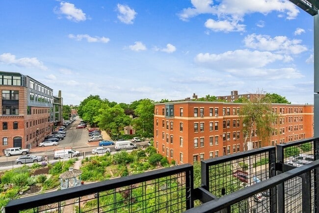 Building Photo - 691 Massachusetts Ave
