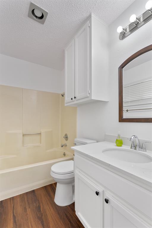 Building Photo - 12900 Hymeadow Dr