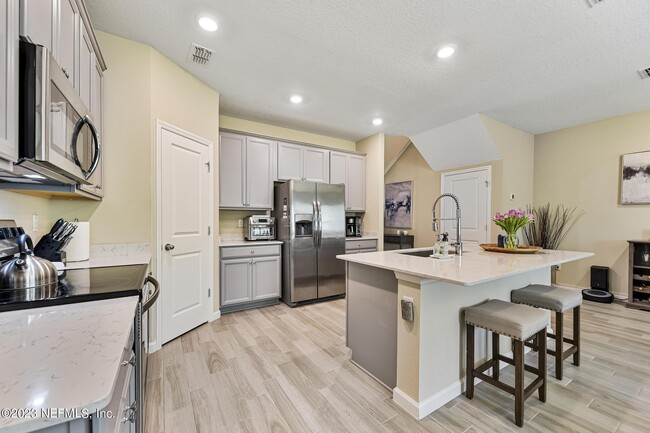 Building Photo - 12734 Josslyn Ln