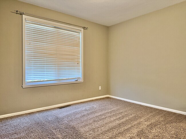 Building Photo - 11291 Linden Blossom Ln