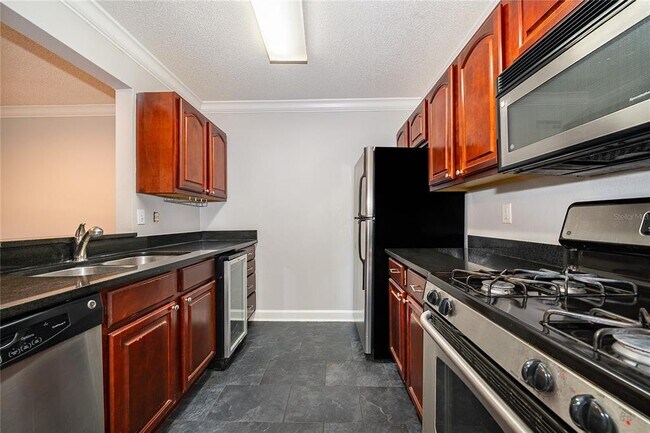 Building Photo - 2007 Dixie Belle Dr