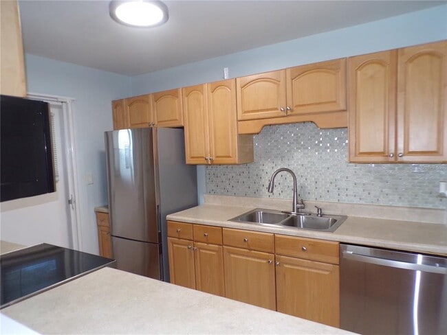 Building Photo - 22308 Laramore Ave