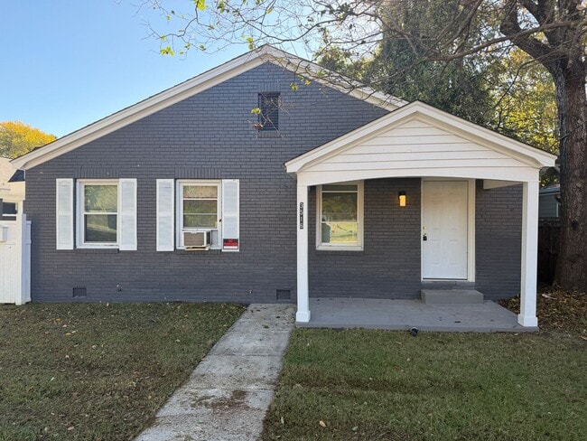 Primary Photo - Beautifully Updated Duplex Near NoDa!!