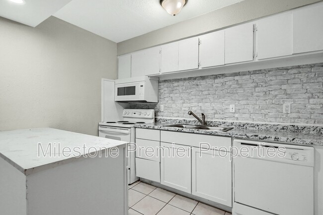 Primary Photo - 816 S Crockett St