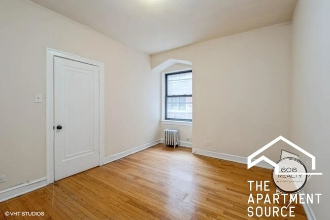 Building Photo - 5244 S Drexel Ave