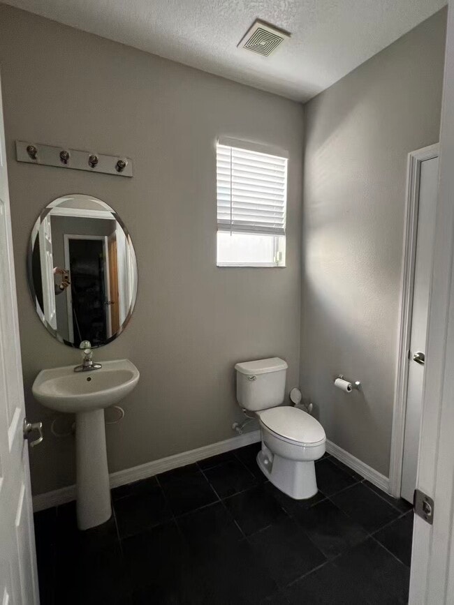 Building Photo - 1232 Alapaha Ln