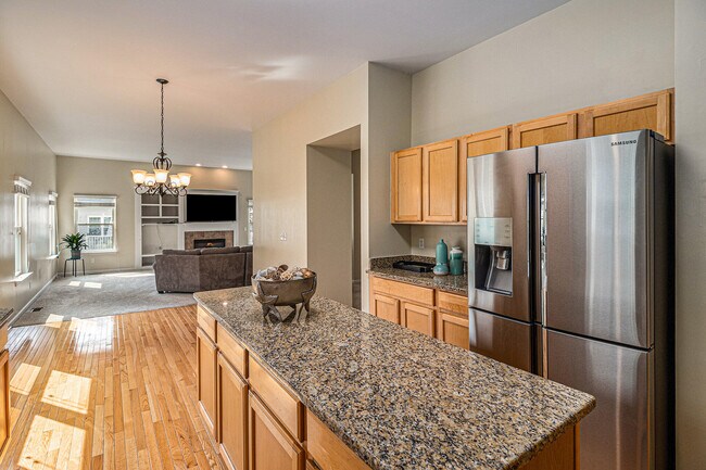 Building Photo - 1304 N Bay Dr