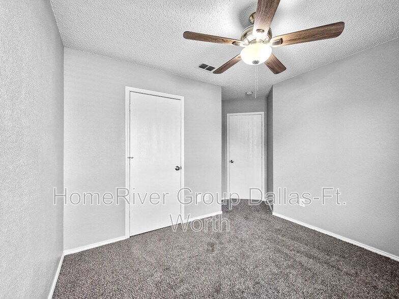 Building Photo - 1140 Sandalwood Dr