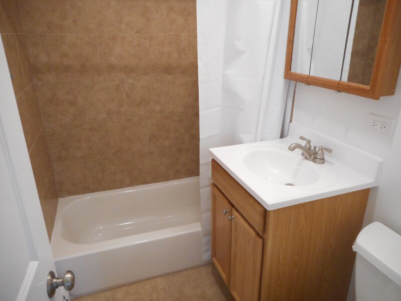 Building Photo - 567 Pershing Ave