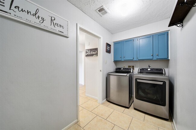 Building Photo - 31723 Ironwood Dr