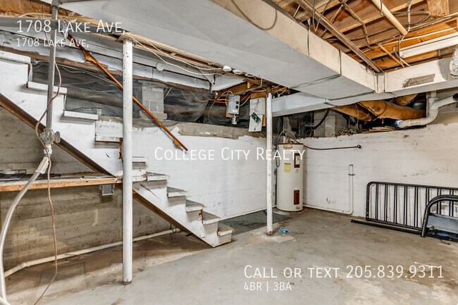 Building Photo - 1708 Lake Ave