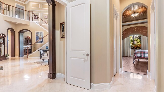 Building Photo - 17384 Vistancia Cir