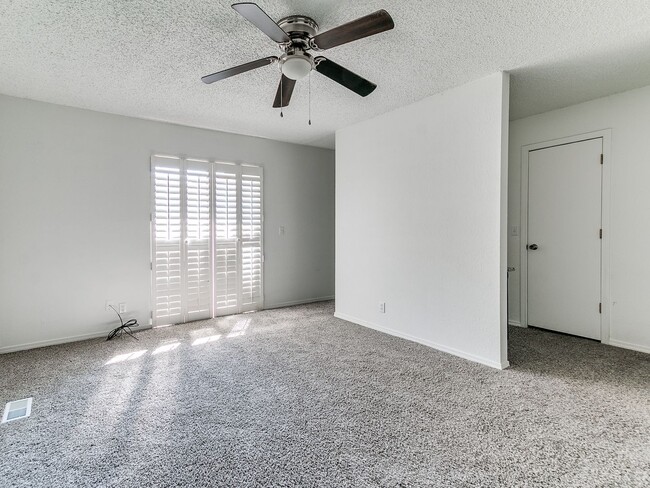 Building Photo - Beautiful 4 bedroom in South Tulsa and Union School District