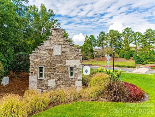 Building Photo - 9736 Springholm Dr