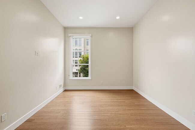 Building Photo - 1801 Divisadero St