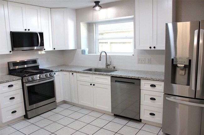 Building Photo - 1210 Three Forks Dr