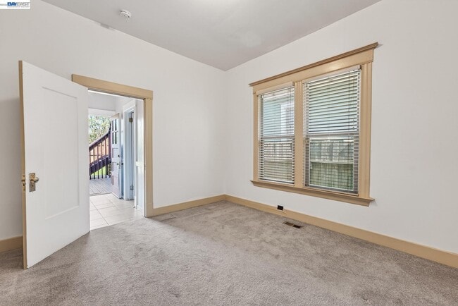 Building Photo - 1835 Prince St