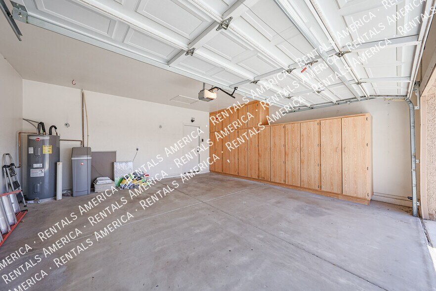 Building Photo - 15237 S 47th Way