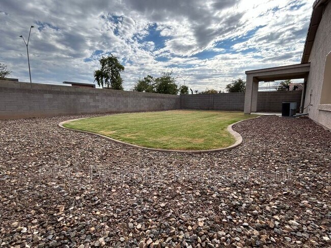 Building Photo - 17029 W Carmen Dr