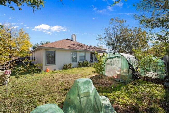 Building Photo - 108 David Dr