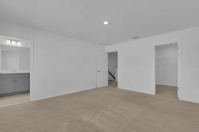 Building Photo - 3010 Canary Ave
