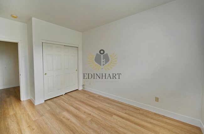 Building Photo - 6083 E Andrews Ave