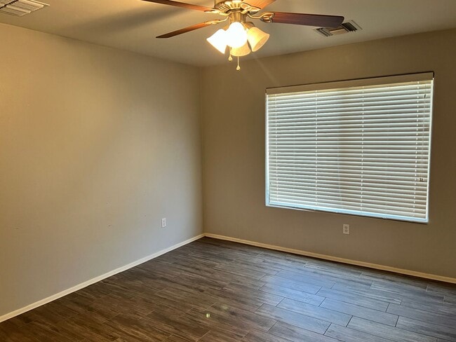 Building Photo - 4137 E Shadow Branch Dr