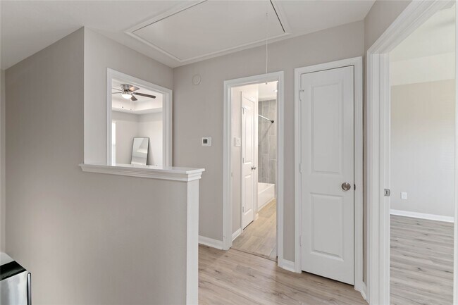 Building Photo - 9711 Beckley St