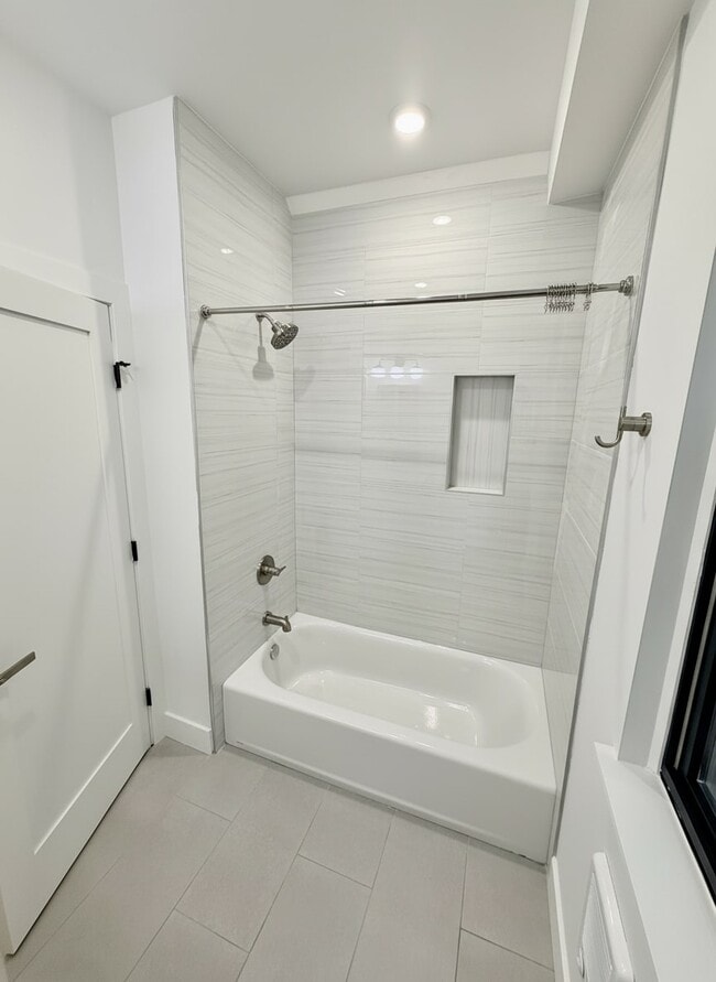 Building Photo - 178 W Seymour St