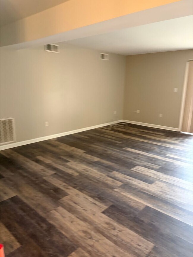 Building Photo - REMODELED NW RALEIGH 3 BEDROOM CONDO IN MARTINIQUE--SWIMMING POOL- UPDATED PRIMARY BATHROOM