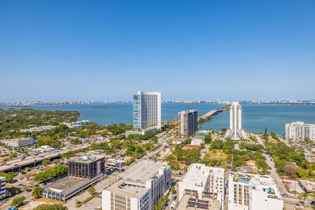 Building Photo - 121 NE 34th St