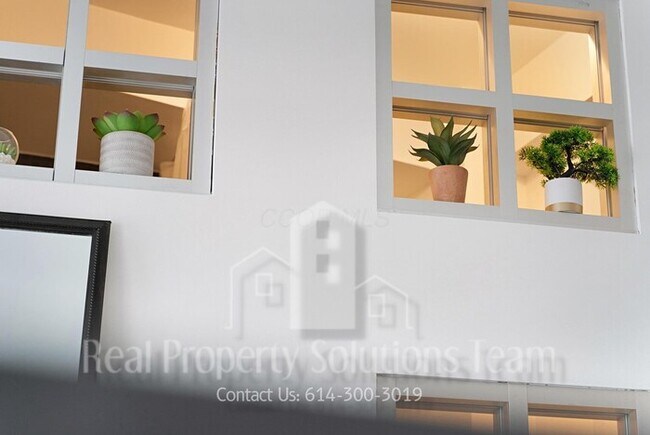 Building Photo - Downtown Condo!