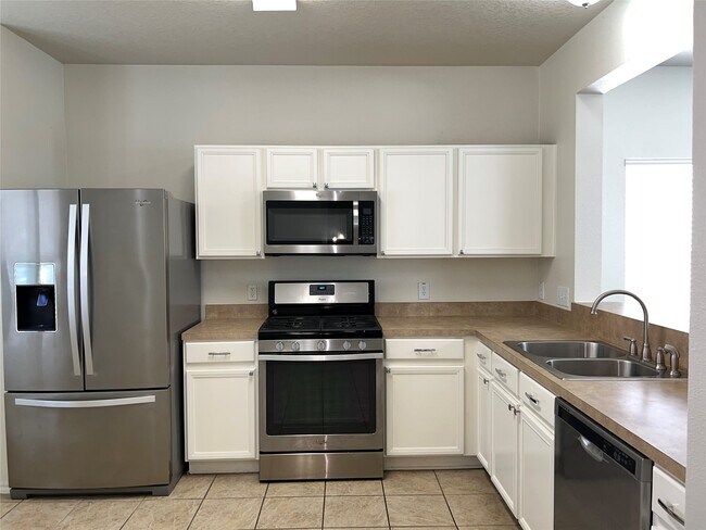 Building Photo - 18823 S Lyford Dr