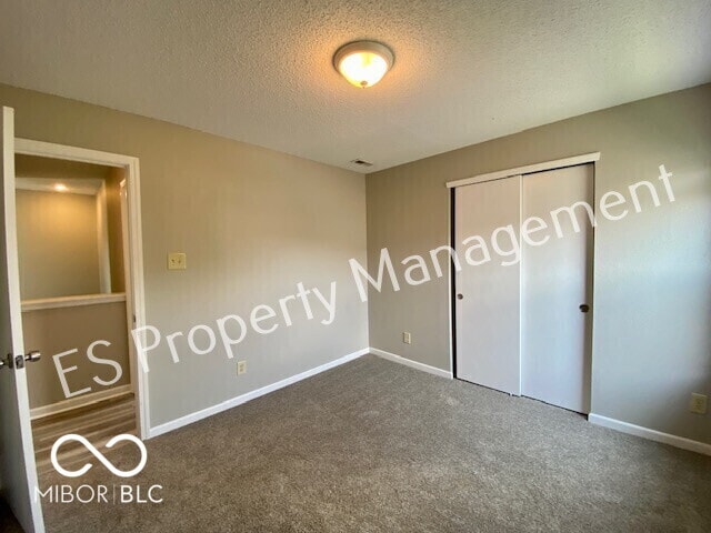 Building Photo - 10902 Glenayr Dr