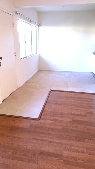 Building Photo - 1150 Manhattan Beach Blvd