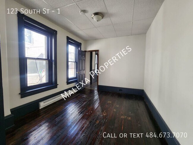 Building Photo - 123 South St