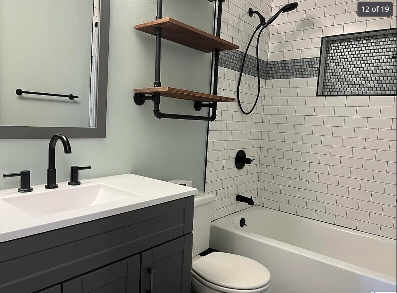 Building Photo - 601 Morning Sun Dr