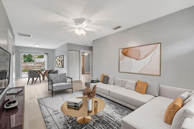 Building Photo - 1016 W Lakewood Rd