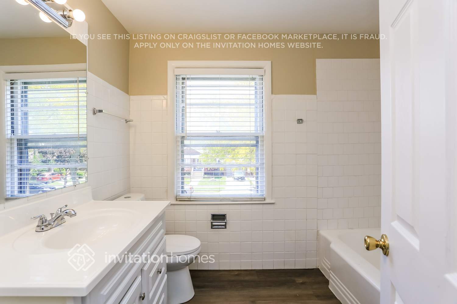 Building Photo - 9147 S Richmond Ave