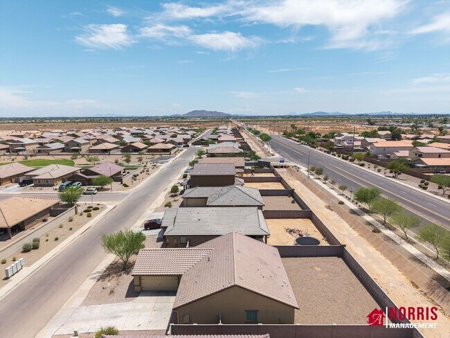 Building Photo - Very Nice Home in a Great Location