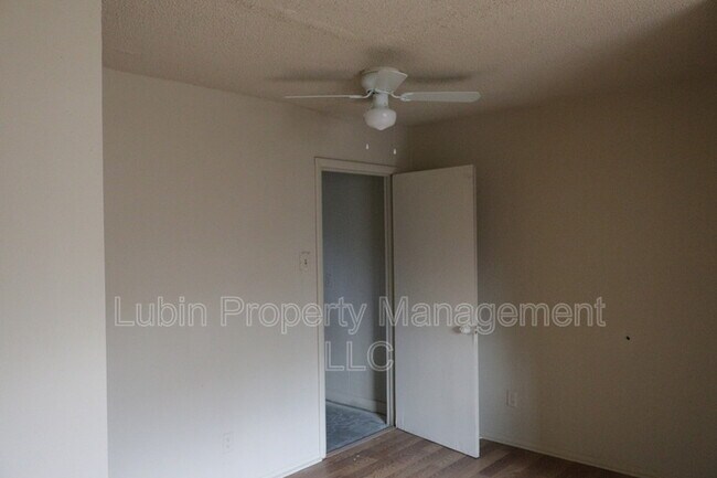 Building Photo - 649 E McLemore Ave