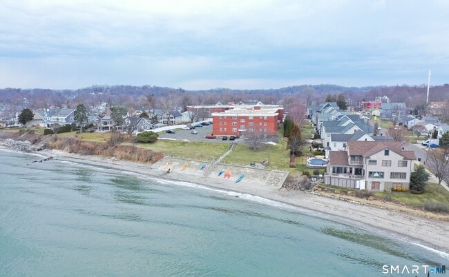 Building Photo - 185 Melba St