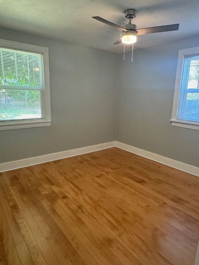 Building Photo - Charming 1920's Home with Large Backyard