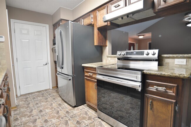 Building Photo - 3009 Rose Ln