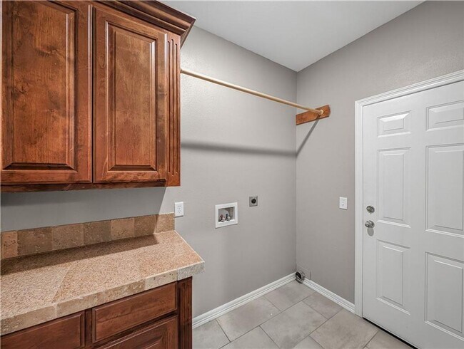 Building Photo - 1030 Harvest St