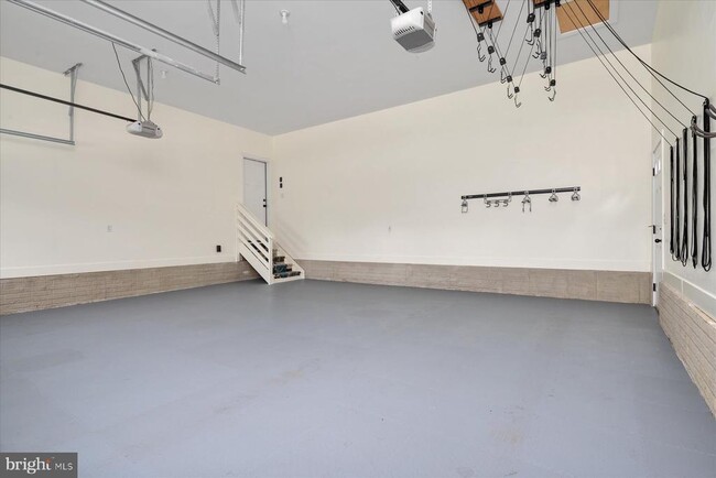 Building Photo - 806 Lynwood Ln