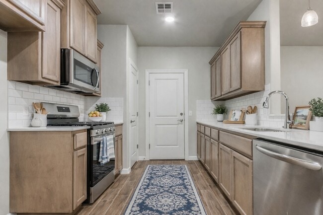 Building Photo - 12941 Willow Villas Dr