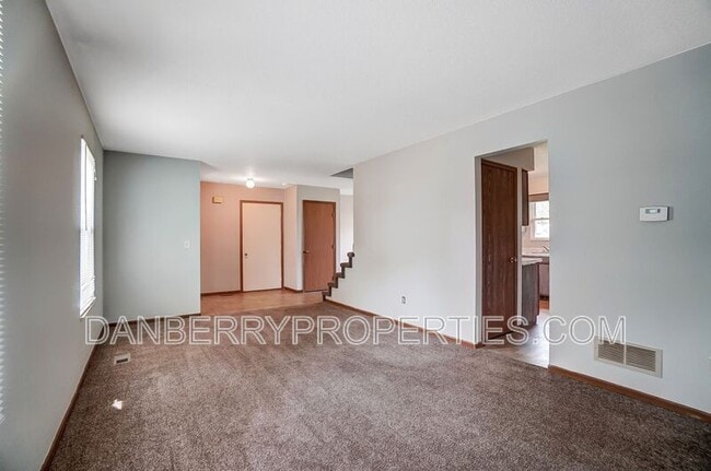 Building Photo - 3540 Willow Run Dr